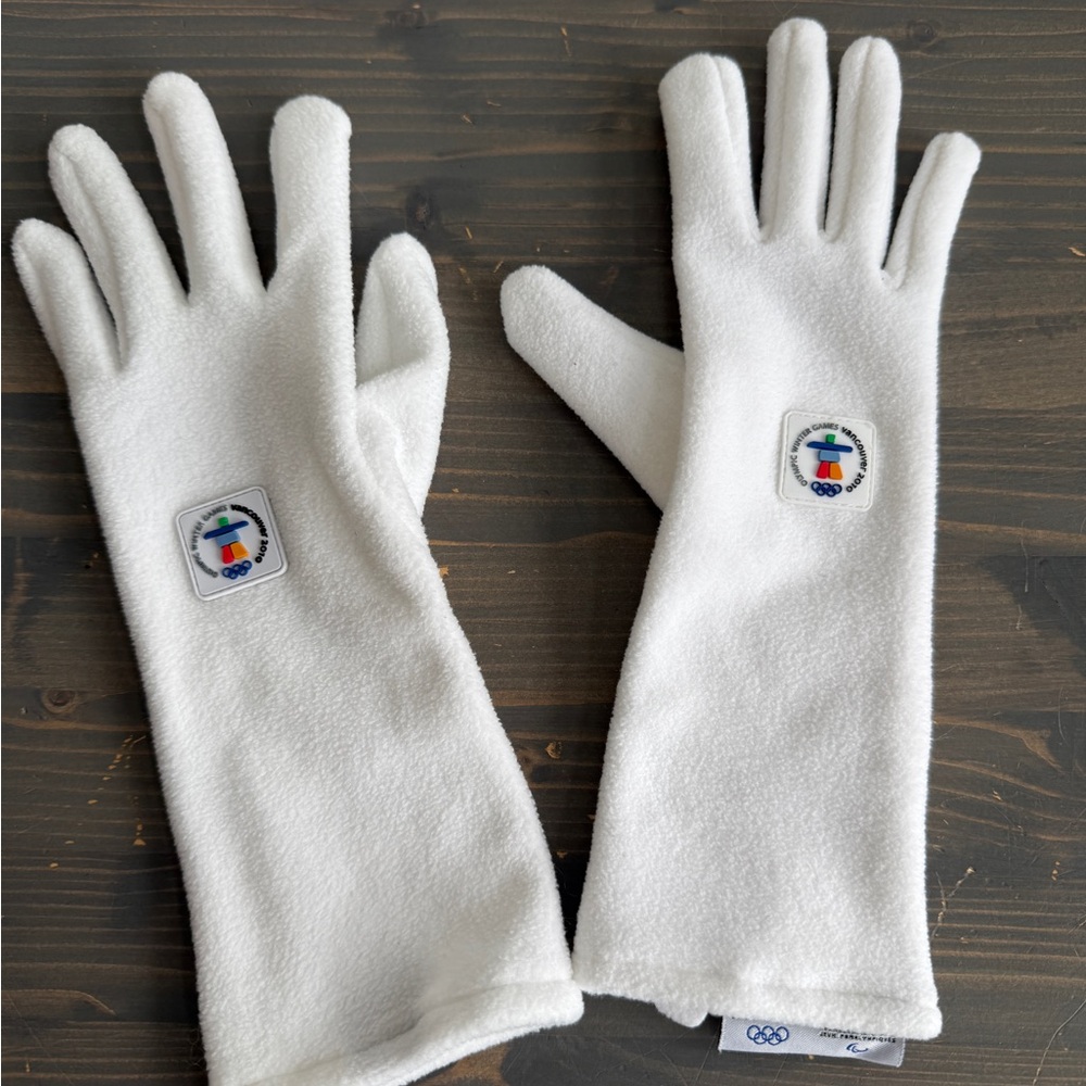 Vancouver 2010 Olympic gloves